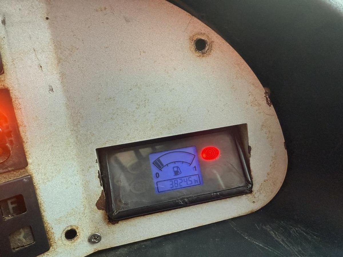 Used JCB 520-40 2t 4m Telehandler