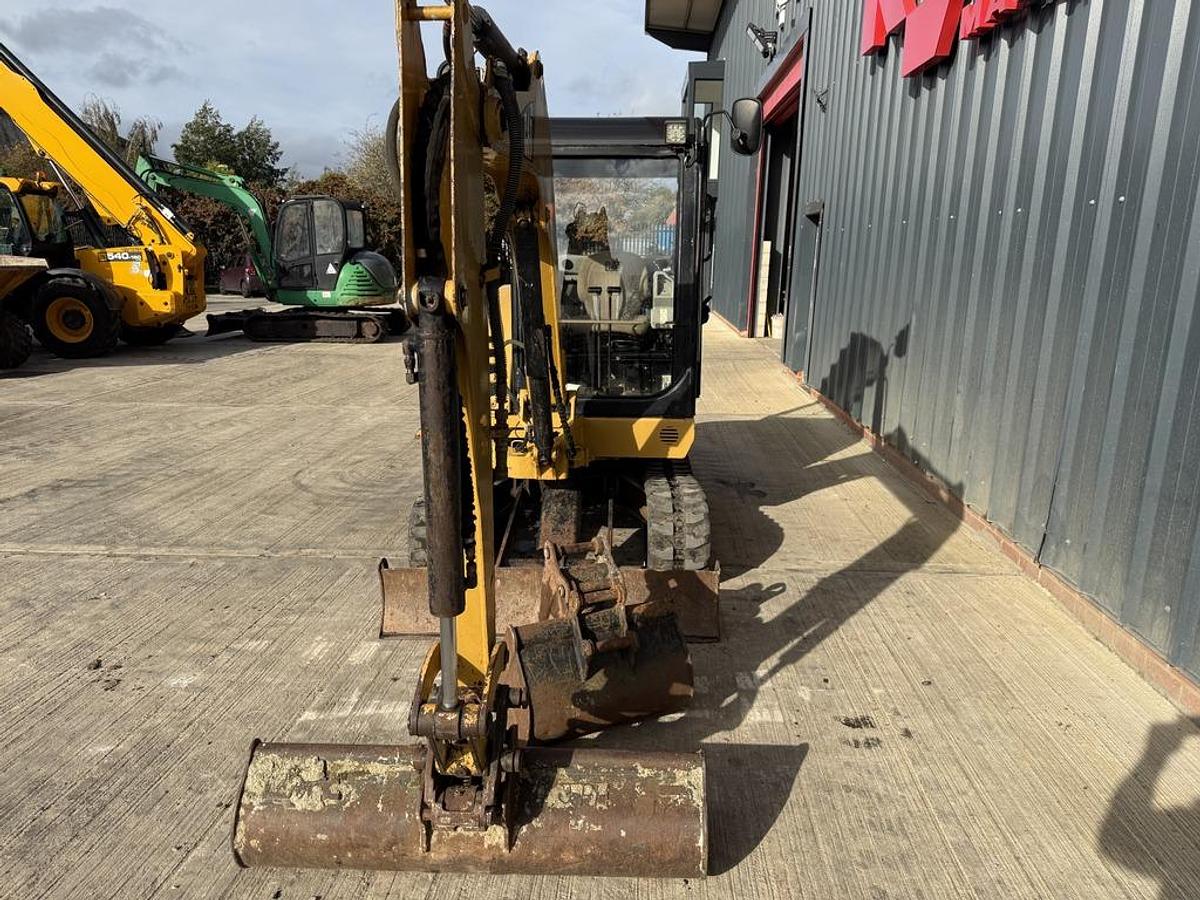 Used Caterpillar 302.5C 2.8t Mini Excavator