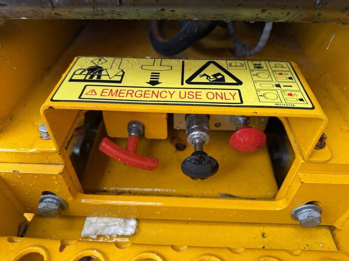 Used JCB S1930E 8m Electric Scissor Lift