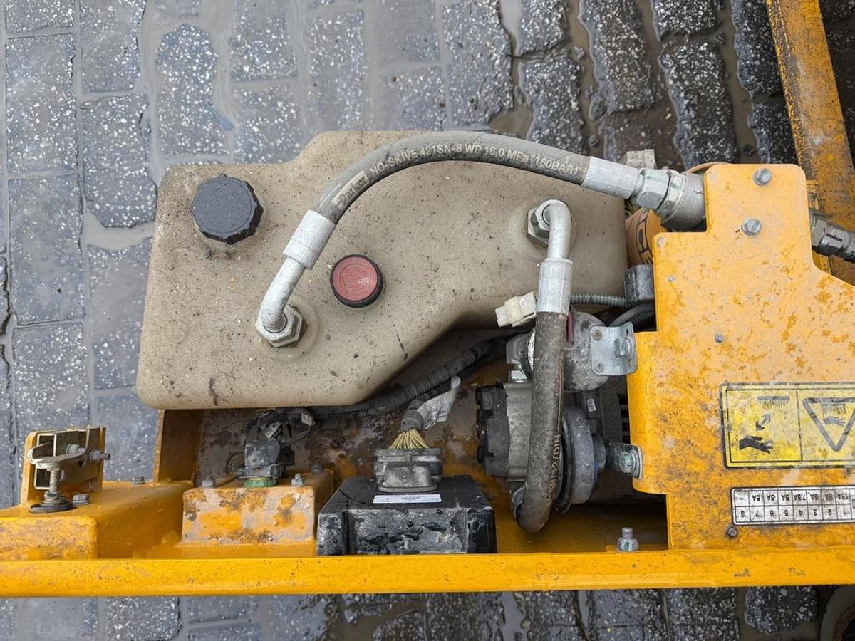 Used JCB S1930E 8m Electric Scissor Lift