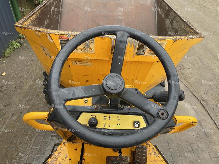 Used THWAITES 3 TONNE SWIVEL