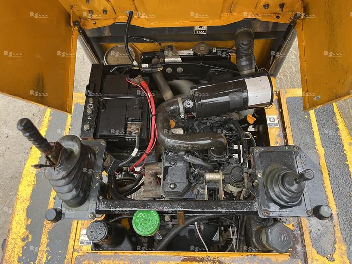Used THWAITES 3 TONNE SWIVEL
