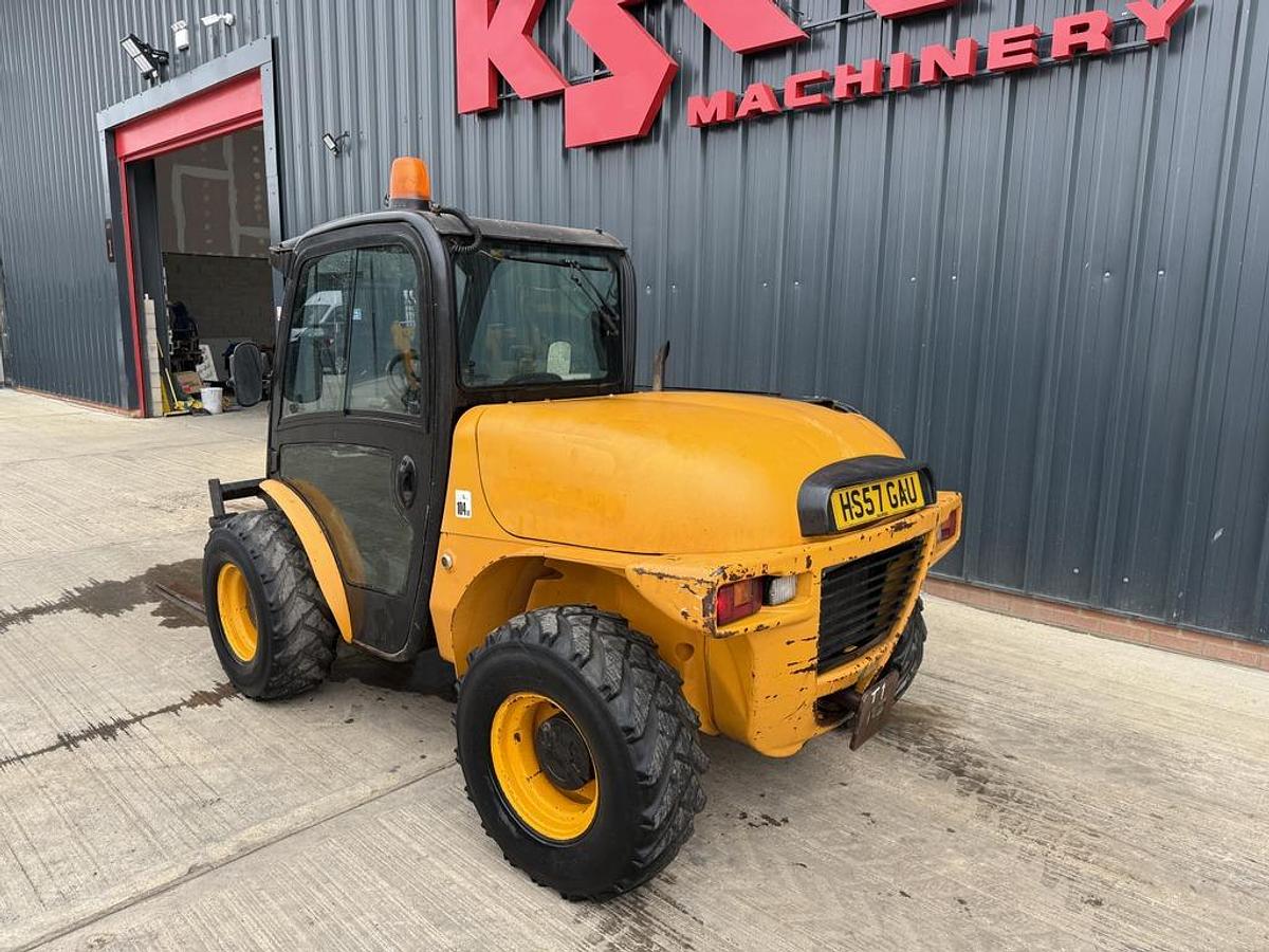Used JCB 520-40 2t 4m Telehandler