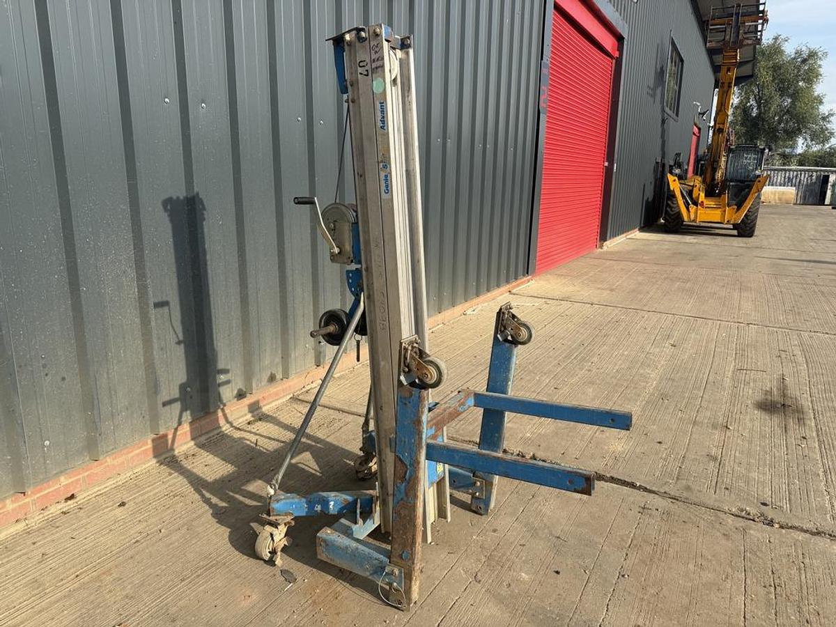 Used Genie SLA-10 Material Lift