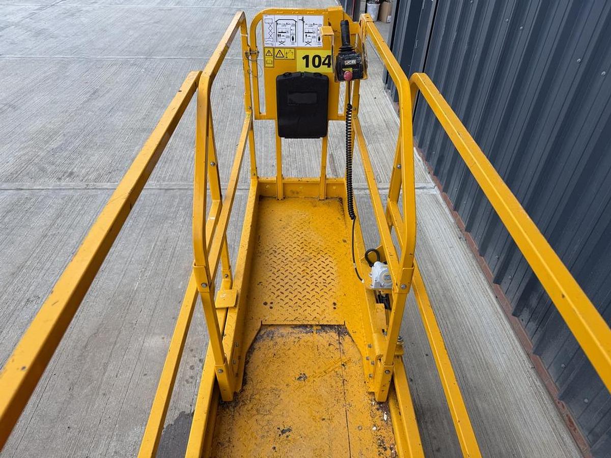 Used JCB S1930E 8m Electric Scissor Lift
