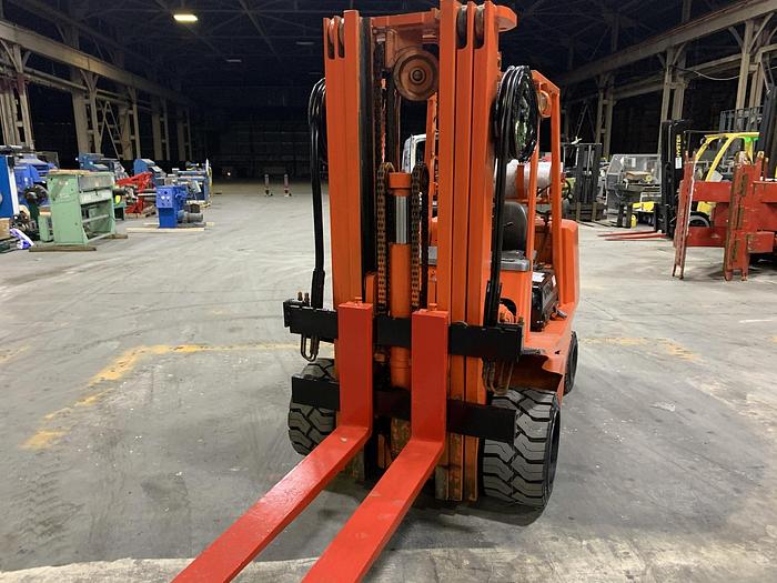 Used 8,000 POUND TOYOTA MODEL FGC40 FORKLIFT TRUCK