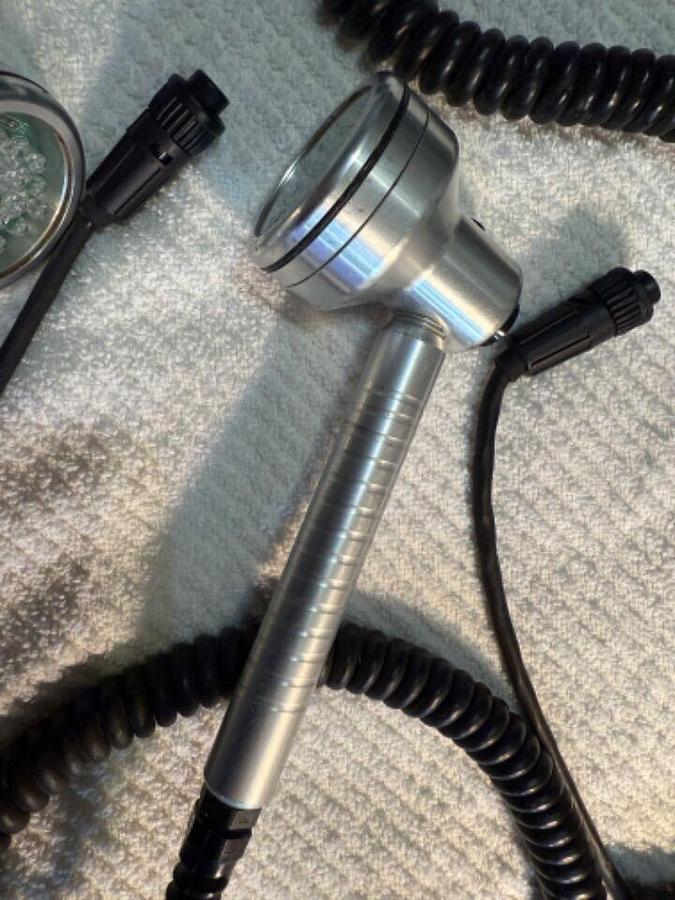 Used For Sale EDGE SYSTEMS Hydra Facial LED Lights Microdermabraders