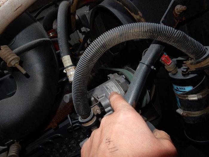 Used 2000 Mack RD690S- Stock #: 8633