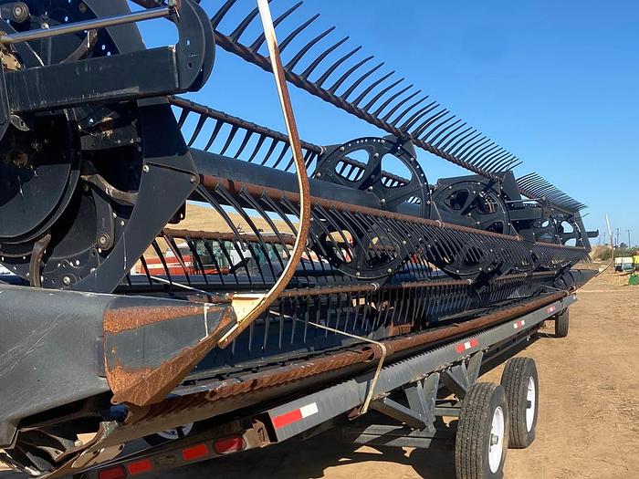 Used 2010 40' MacDon FD70 Draper Header
