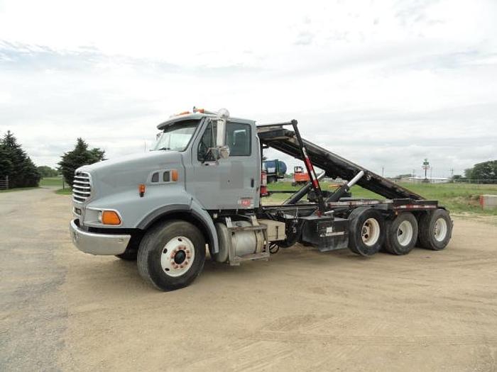Used 2004 STERLING LT9500