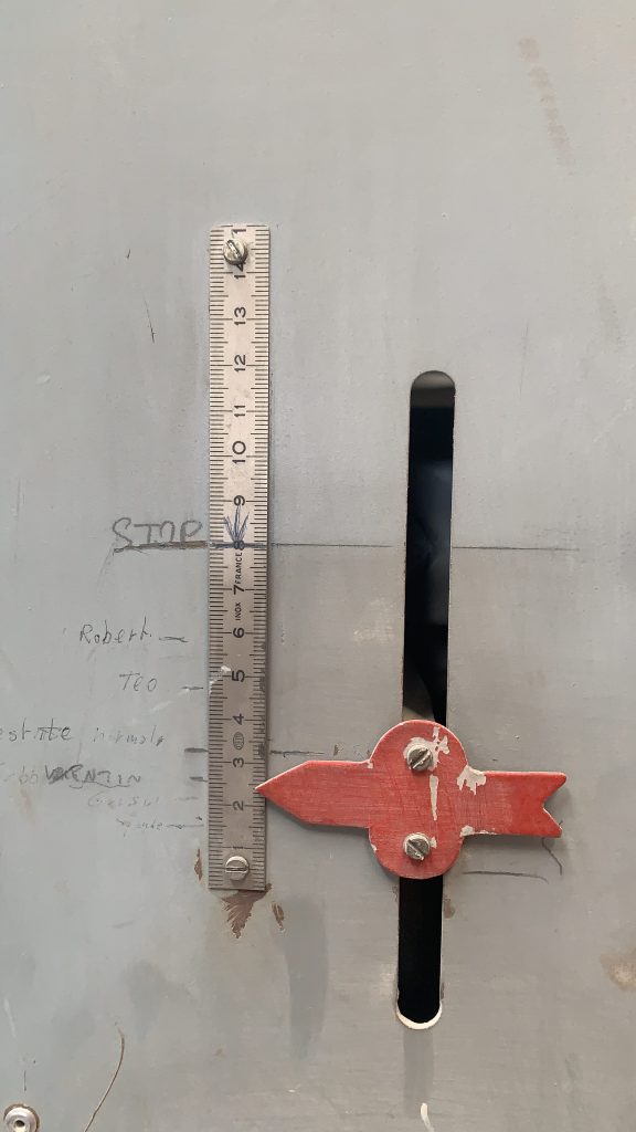 Usato Spazzolatrice marca Comec larghezza utile 1000 mm, con 4 spazzole superiori, 4 inferiori e 2 laterali, usata