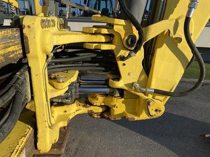 Usato 2006 NEW HOLLAND LB110 B 4PT