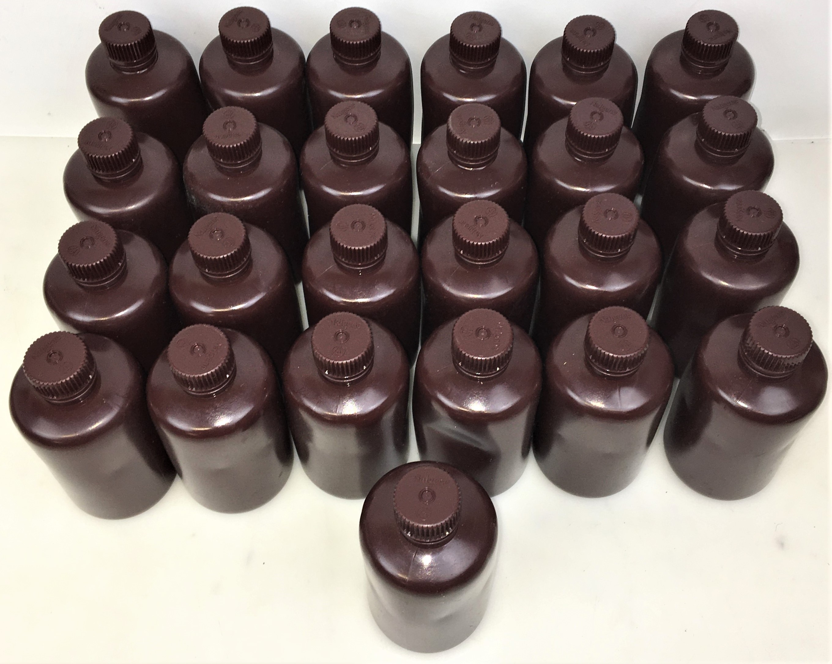 New Open Box Nalgene 2004-0008 Round Amber Narrow-Mouth Sample Bottle with Cap - 250mL (Pack of 25)