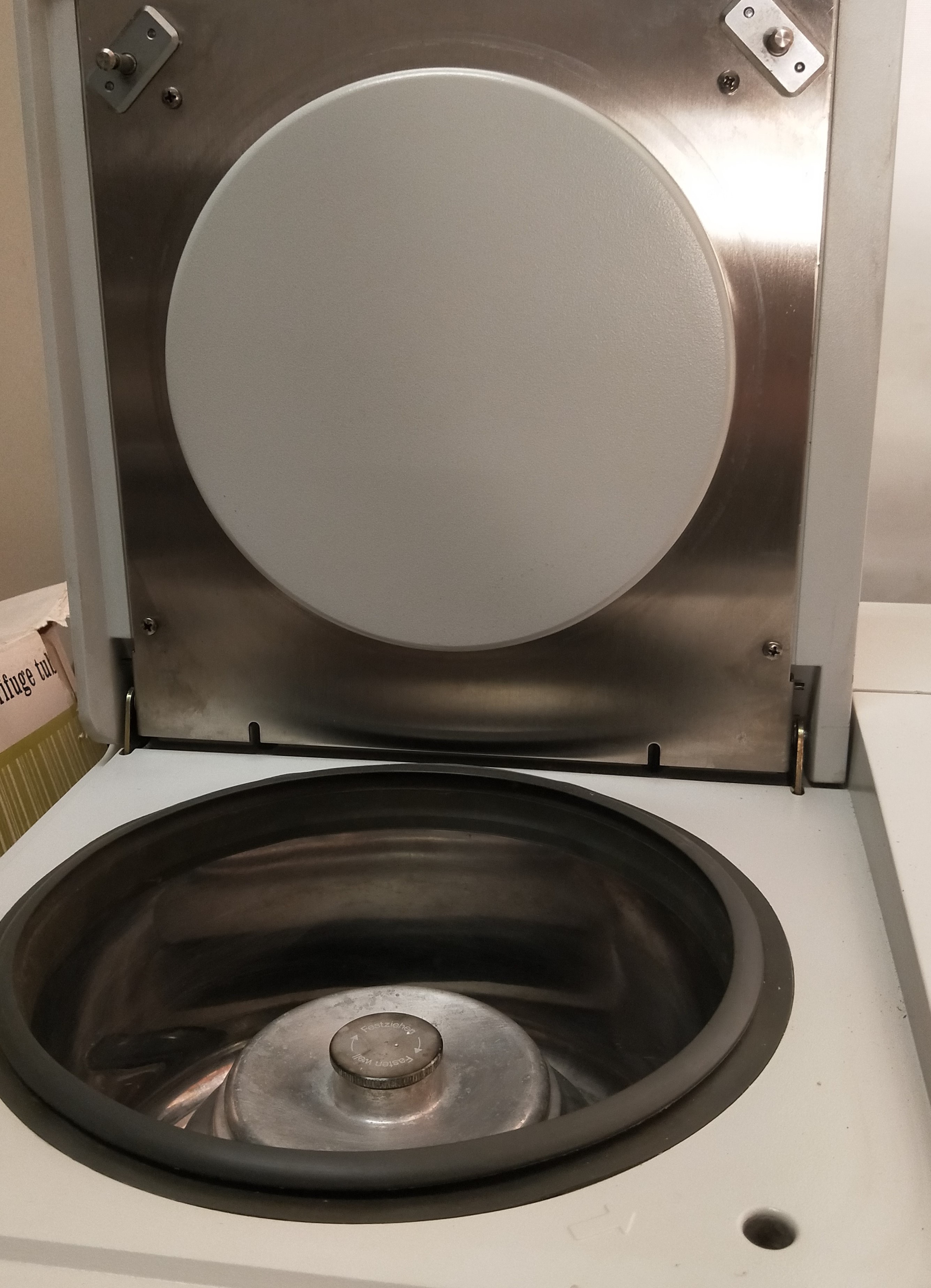 Used Eppendorf 5402 Refrigerated Microcentrifuge (18 x 2mL)