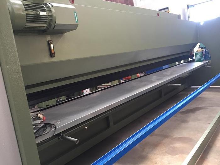 Usato PIEGATRICE M.RIBOLDI IDRAULICA 8050 X 50 TON