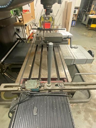 Used 2000 XYZ DPM CNC Toolroom Milling Machine