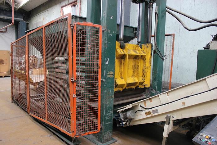 Used CUTTING MACHINE PUGGELLI