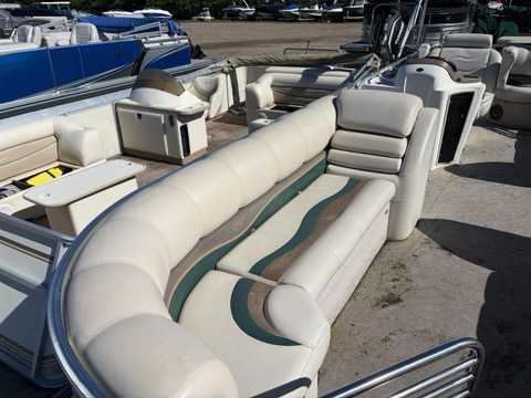 Used 2011 AVALON 2585EL PARADISE TRI TOON