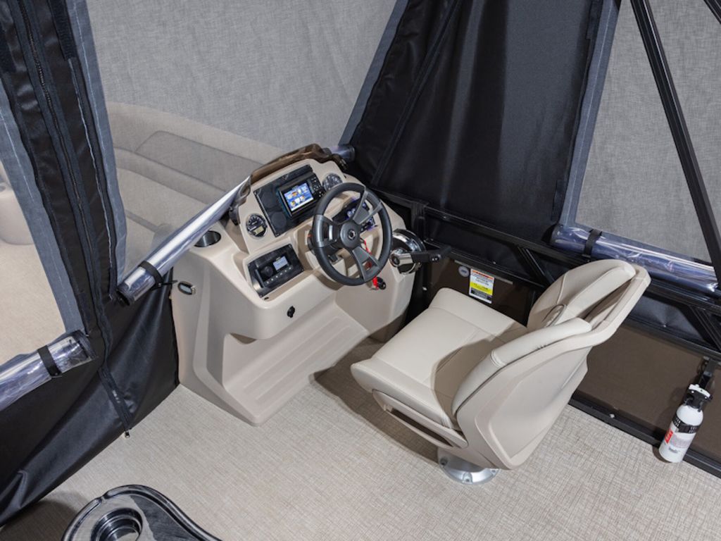 2026 Avalon Venture 85 Rear Fish 21 FT