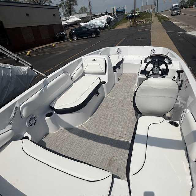 2026 Stingray 182SC