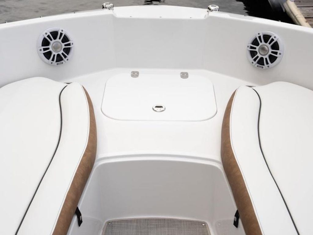 2027 Stingray 19DC Base