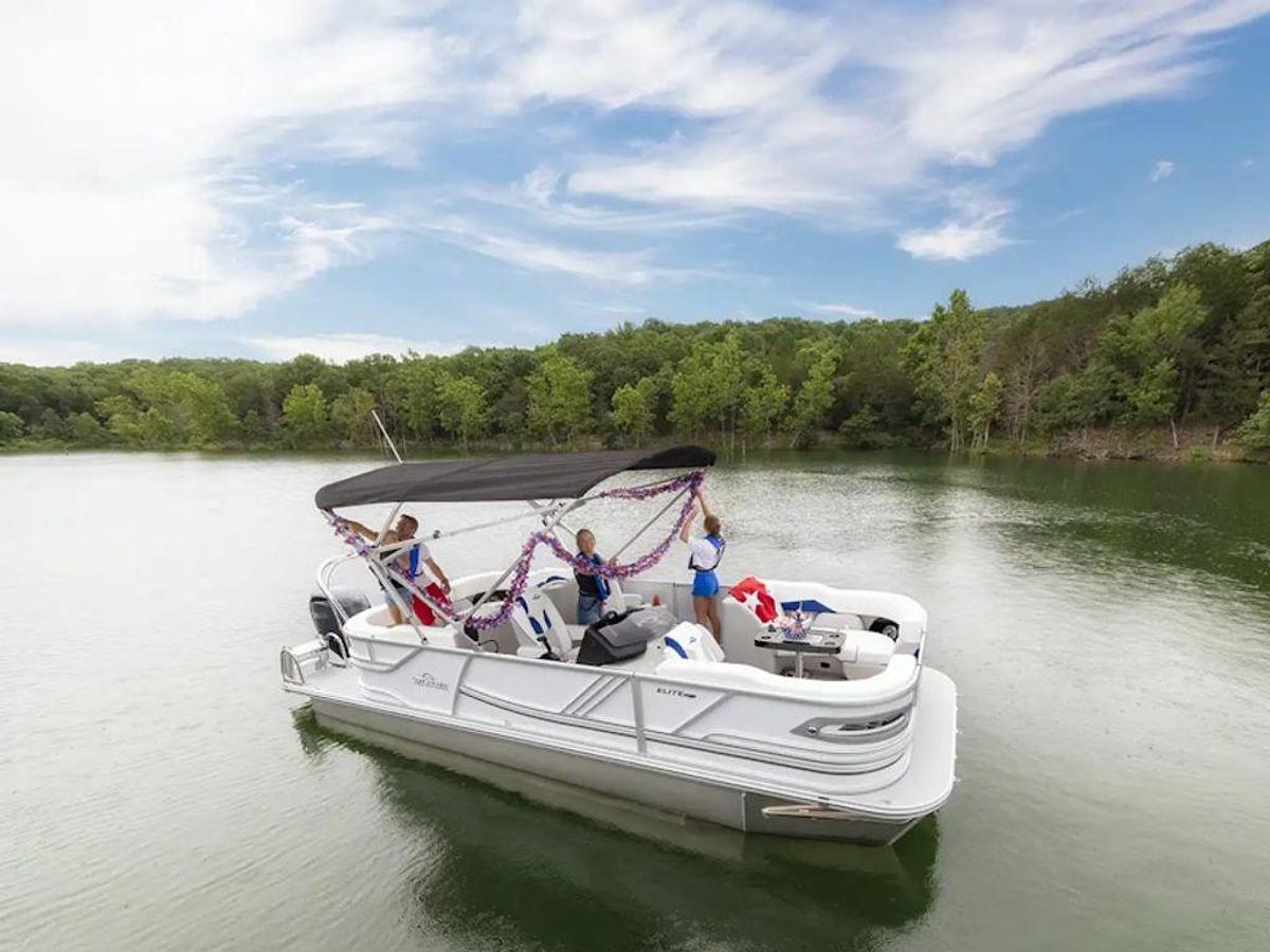 2027 SunCatcher Elite 322RC Base