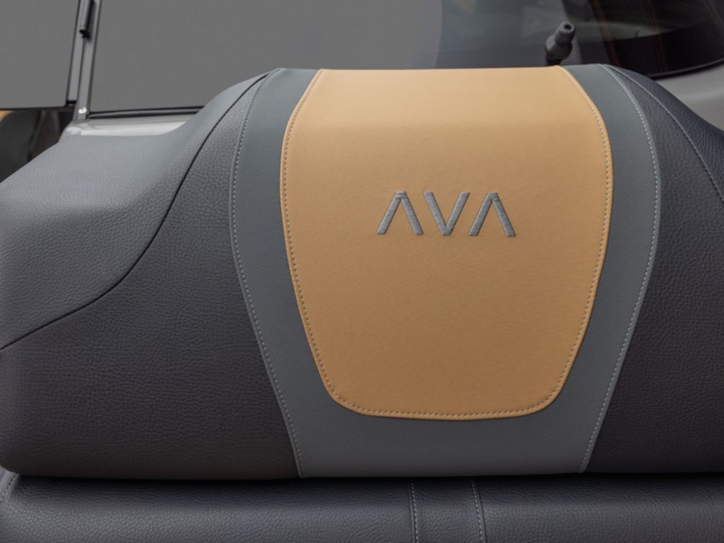 2026 Avalon Catalina Quad Lounger Shift Windshield 27 FT