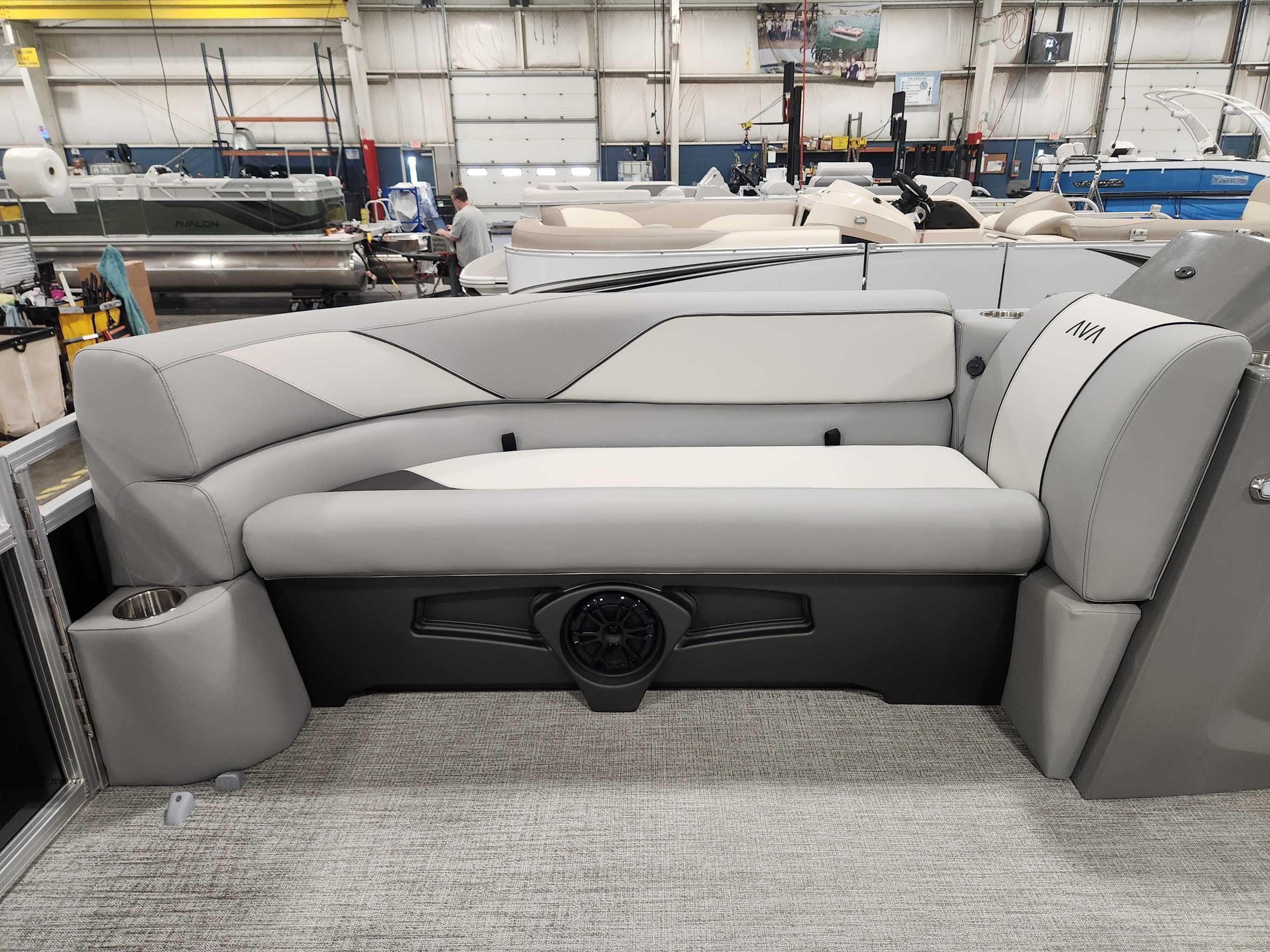 2026 Avalon 2385 25 Venture 85 VRB