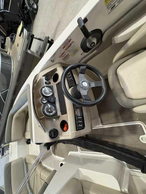 Used 2016 BAYLINER 195 DECK BOAT