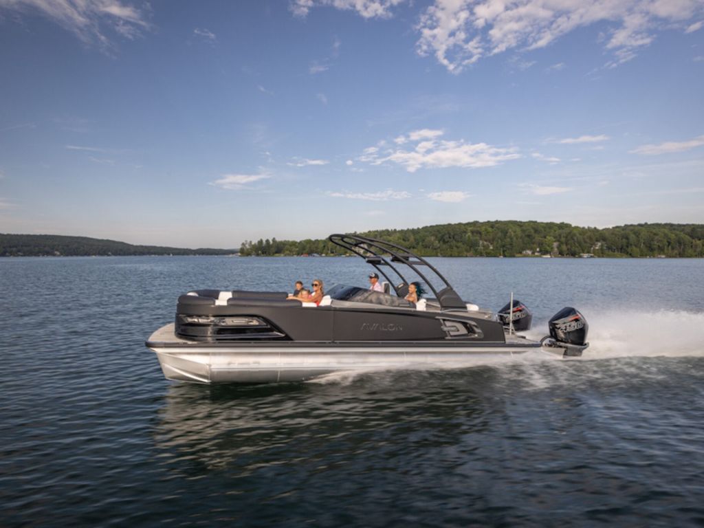 2026 Avalon Excalibur LTD Elite Windshield 25 FT