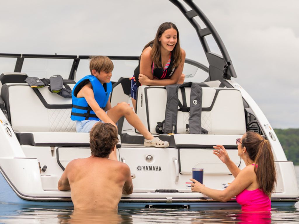 2026 Yamaha Marine 252SE Base