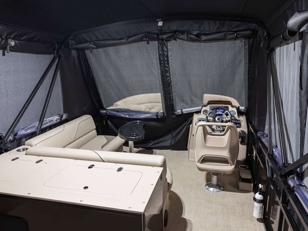 2026 Avalon Venture 85 Rear Fish 23 FT