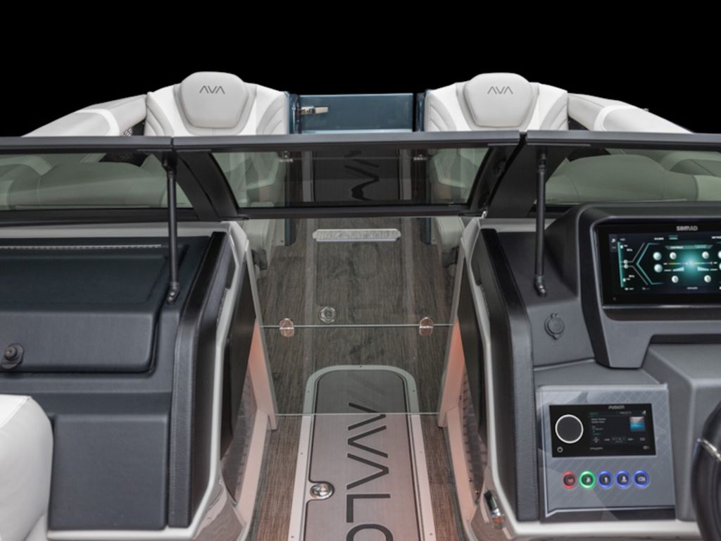 2026 Avalon Excalibur Versatile Rear Bench Windshield 27 FT