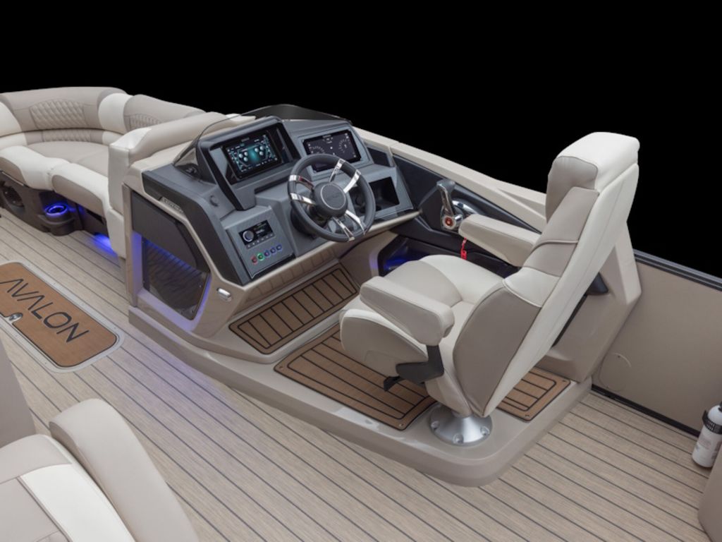 2026 Avalon Excalibur LTD Cruise Rear Bench 25 FT