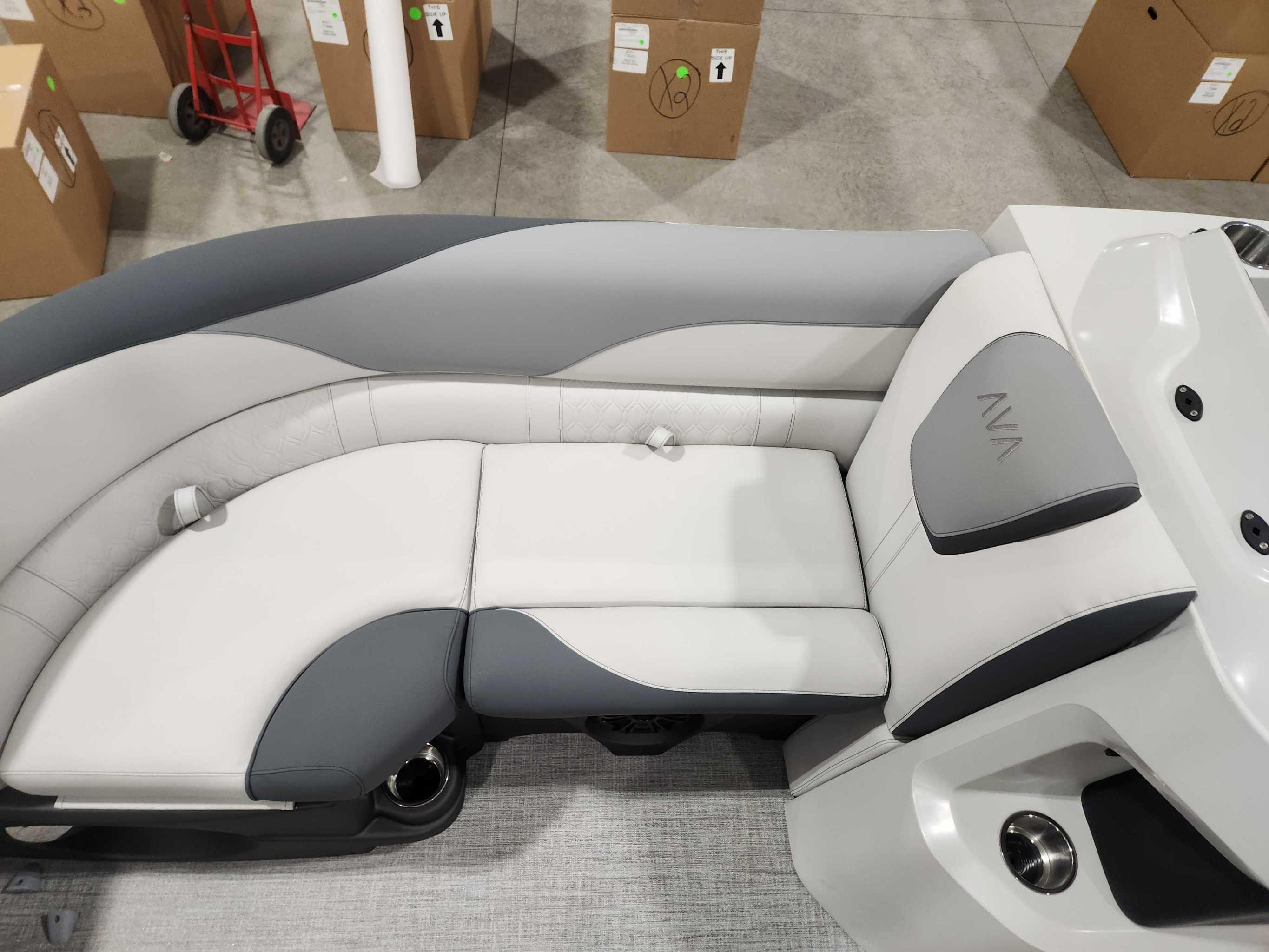 2026 Avalon 2385 25 LSZ QLS
