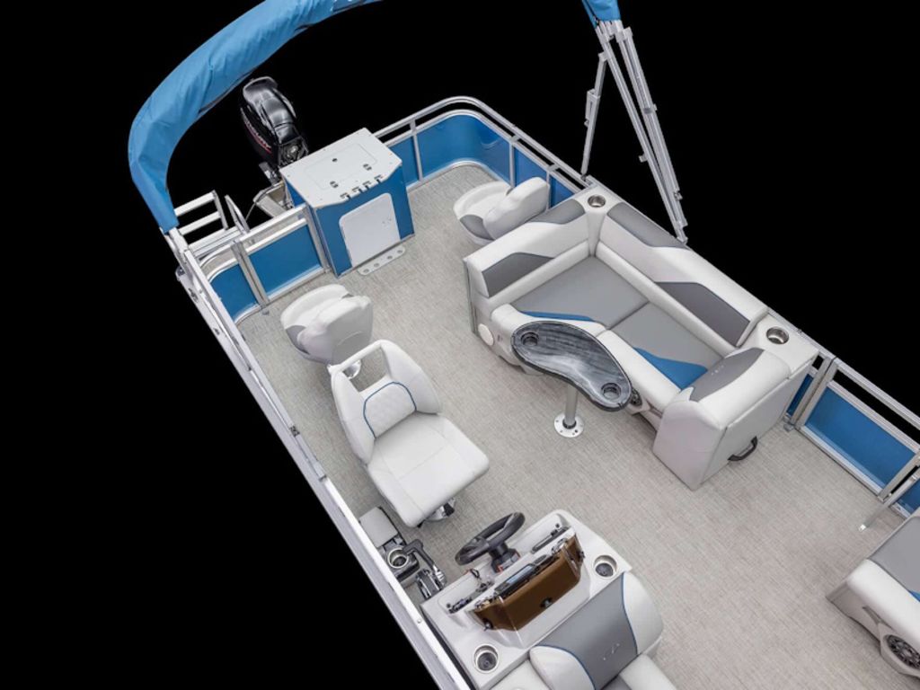 2026 Avalon Venture Rear Fish 21 FT