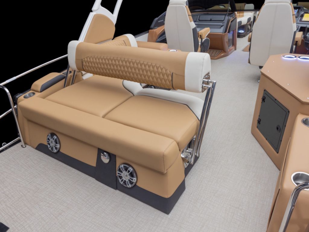 2026 Avalon Catalina Cruise Rear Bench Windshield 25 FT