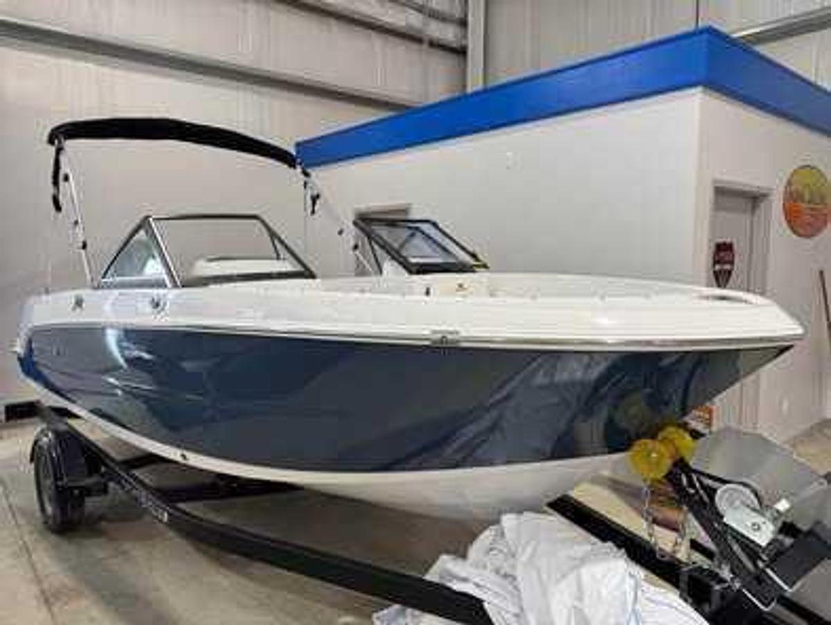 2026 Stingray 172DC