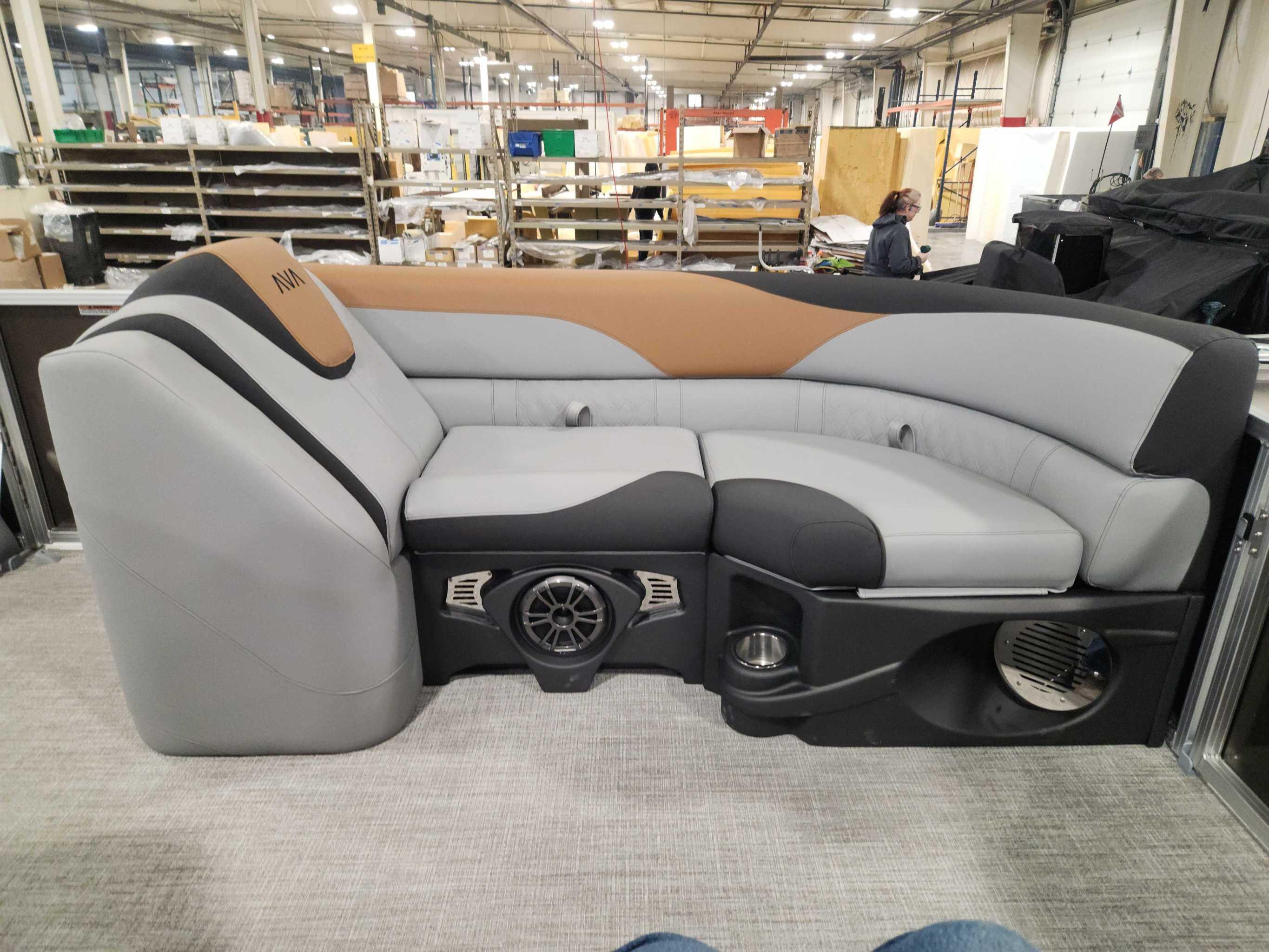 2026 Avalon 2385 25 LSZ QLS