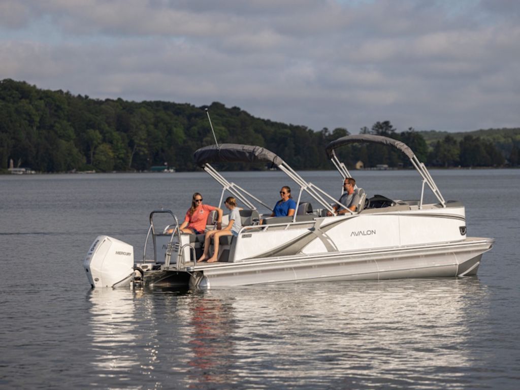 2026 Avalon LSZ Quad Lounger Shift 25 FT