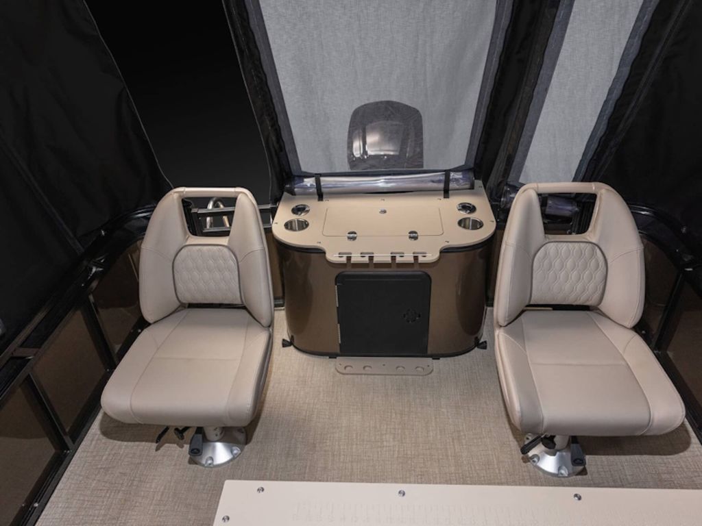2026 Avalon Venture 85 Rear Fish 25 FT
