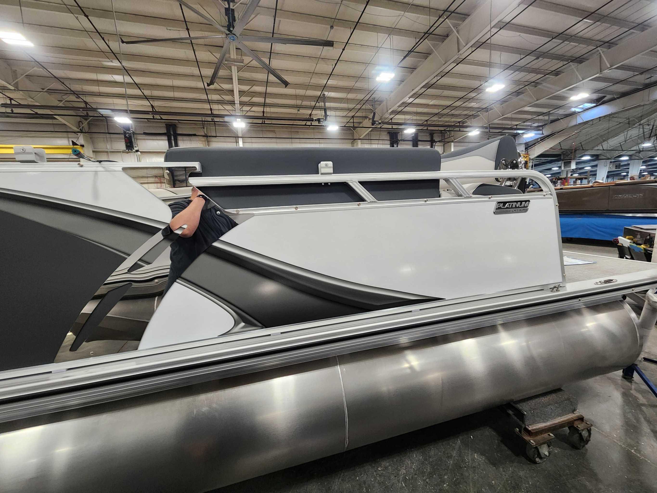 2026 Avalon 2385 25 LSZ QLS