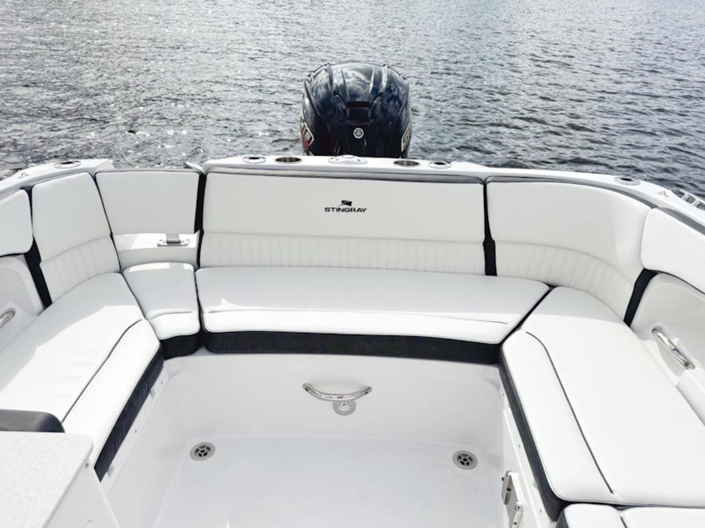 2027 Stingray 24DC Base