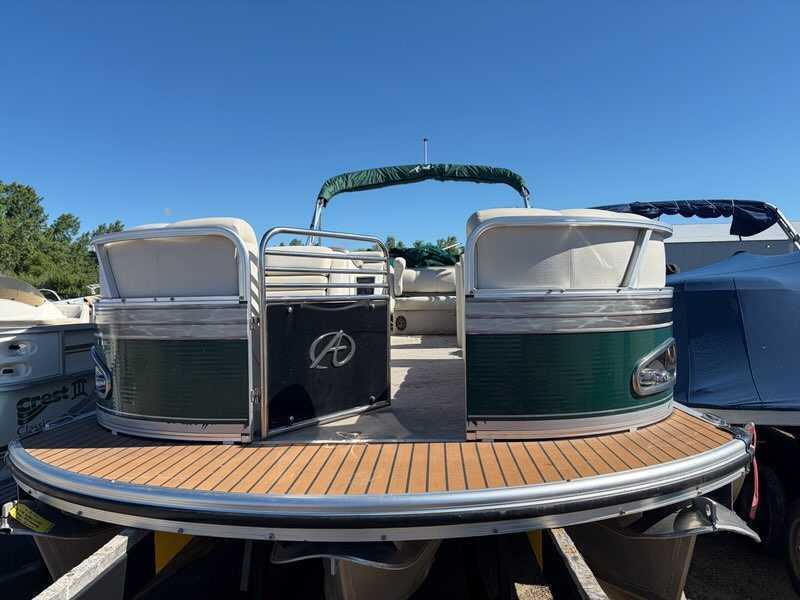 Used 2011 AVALON 2585EL PARADISE TRI TOON