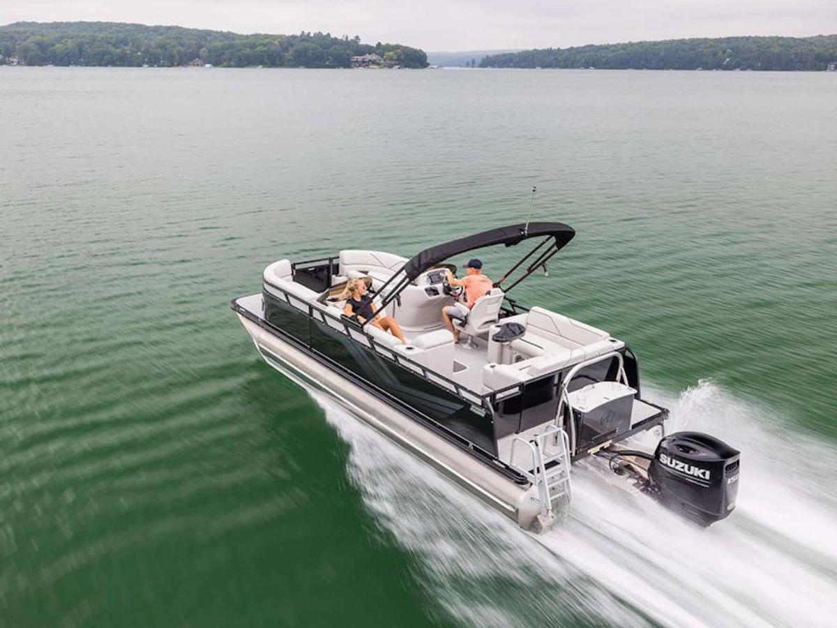 2026 Avalon Venture 85 Elite Windshield 25 FT