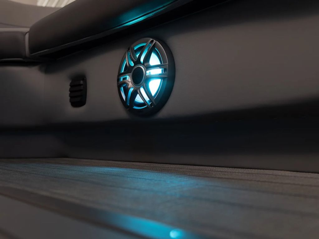 2027 SunCatcher Fusion 322SS Base