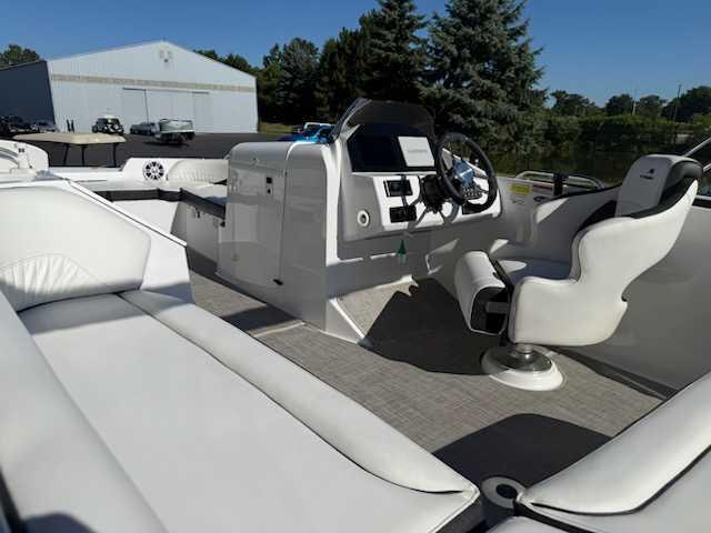 Used 2025 Stingray 212SC
