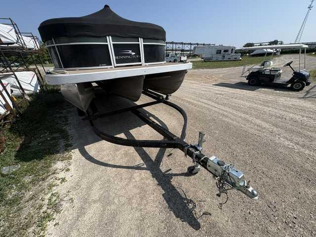 Used 2019 BENNINGTON SX22