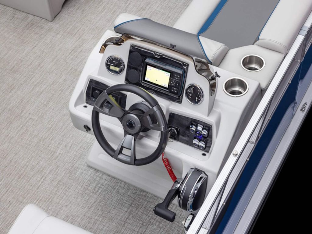 2026 Avalon Venture Rear Fish 21 FT