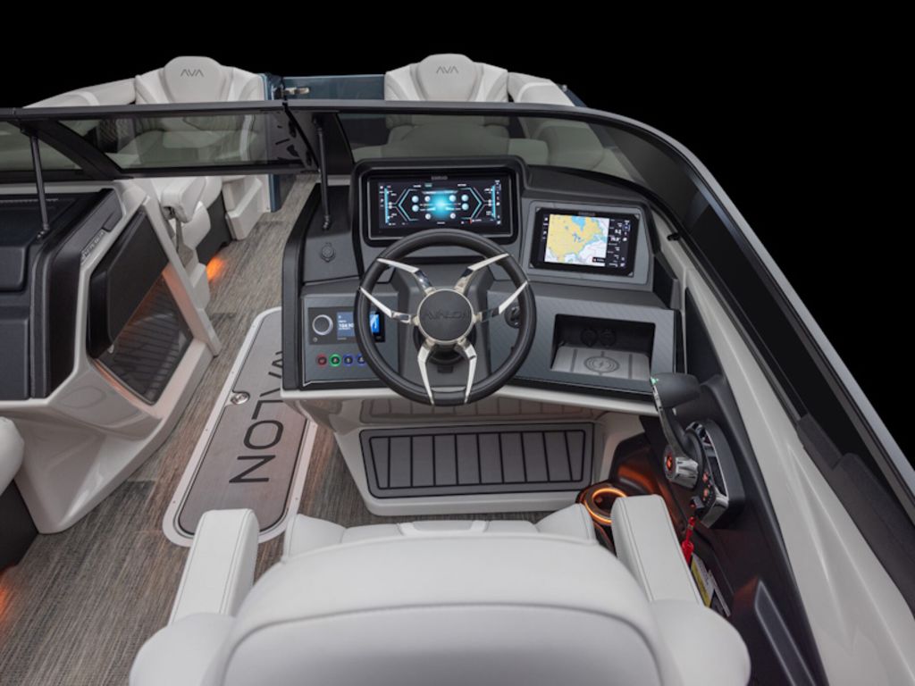 2026 Avalon Excalibur Versatile Rear Bench Windshield 25 FT